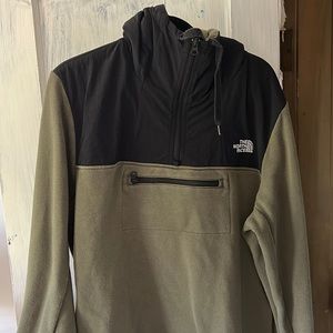 XL North Face Hooded Pullover